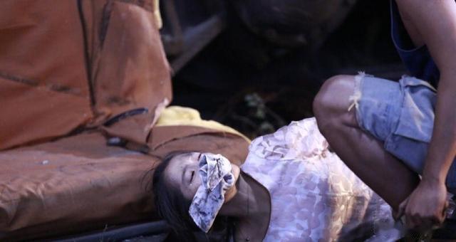 骗了我们23年!原来她就是关晓彤的父亲,怪不得她能红透大江南北