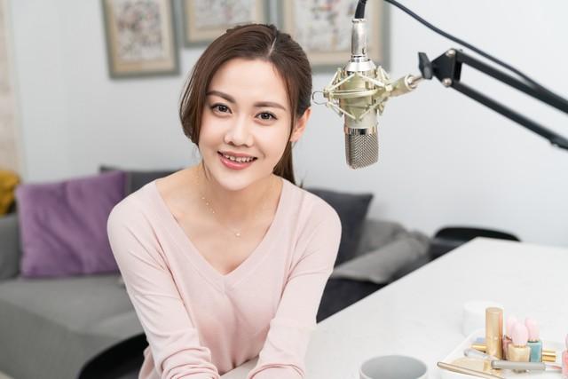 “女友收入很高但我无法接受她的职业”上热搜，网友评论区吵翻天