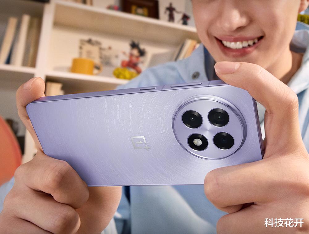 2299元!刚发布的骁龙8Gen3旗舰,是要逼死红米K80啊