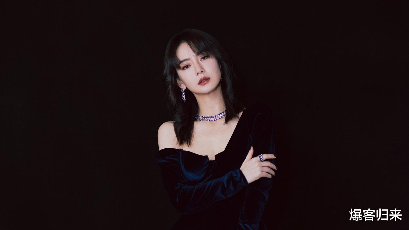 戚薇攻读北大研究生,学历提升引关注,演艺圈掀起学术风潮