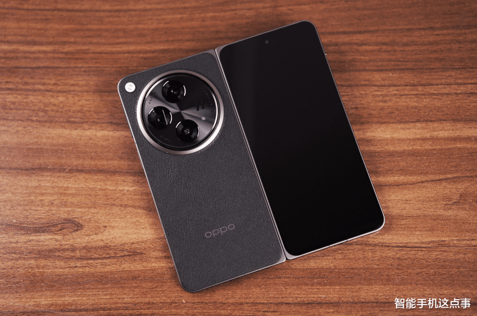 2025年折叠屏手机前瞻:小折叠与大折叠,都有缺失!