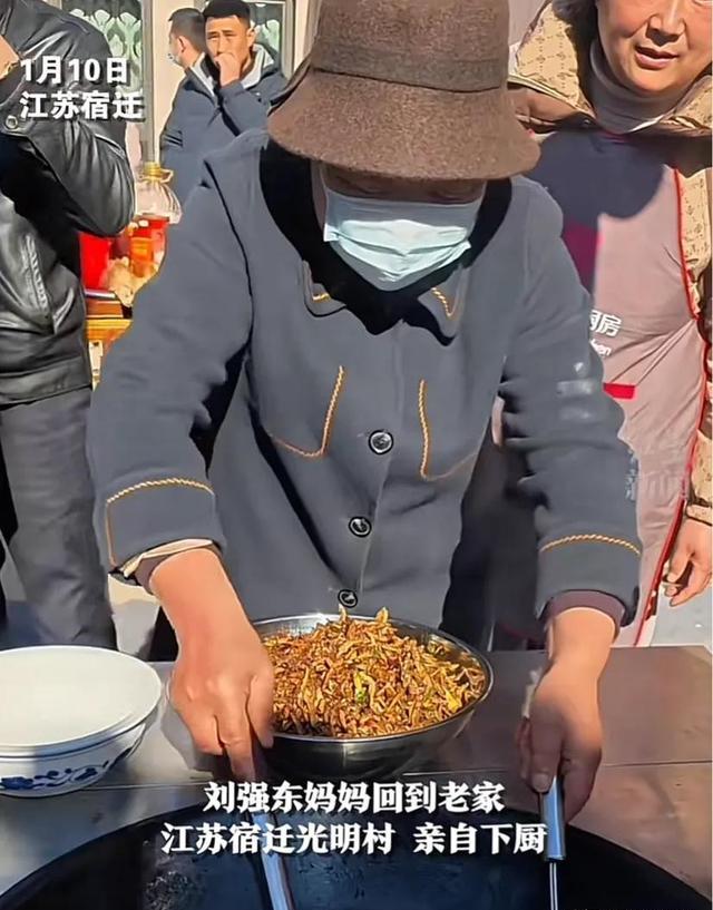 刘强东妹夫近况!是老师没再婚,抚养仨女儿,大舅哥每年给一百万