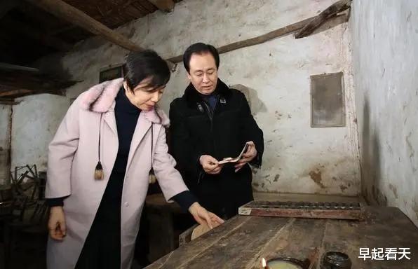 亲妈向儿子追讨10亿港元，许家这部“大戏”何时落幕？