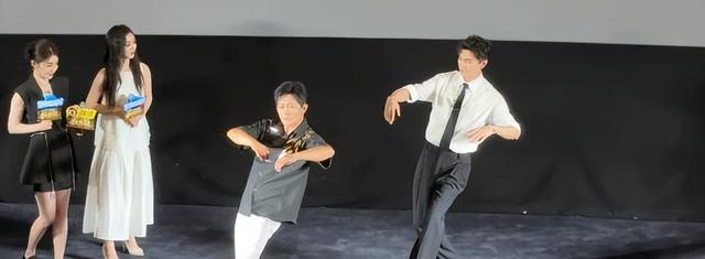 窝囊14年，杨志刚做出反击，联手哥哥郭靖宇，甩出了一张“王炸”