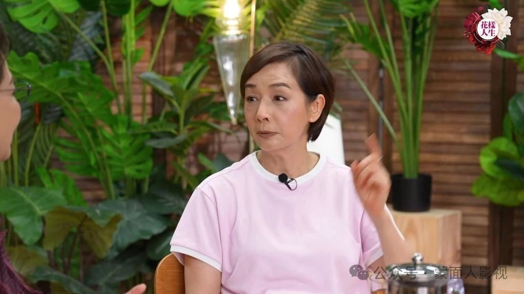 毛舜筠大女儿出嫁！婚礼现场与亲家牵手，不舍女儿婚后移居美国