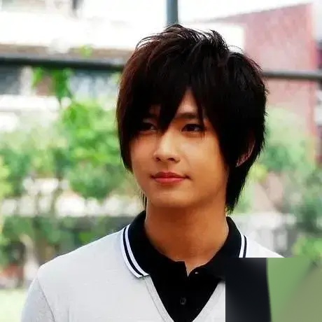 出身良好的台湾男星炎亚纶，为何走上犯罪道路？时隔一年已判刑！