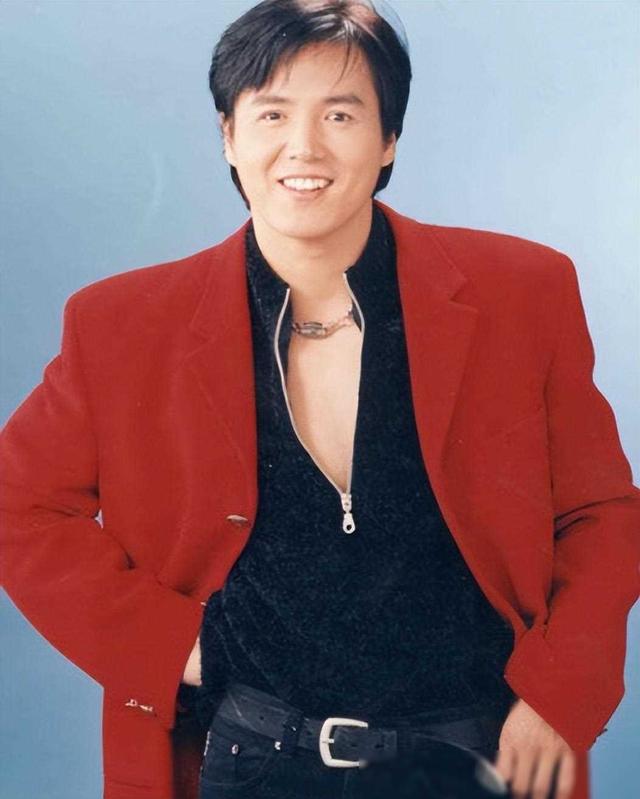 将“老公熬成爹”的5位女星,明明年龄差不多,看着却像两代人