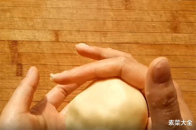 试试这样做酥饼，外皮酥脆，做法比例详细，柔软蓬松，比买的好吃
