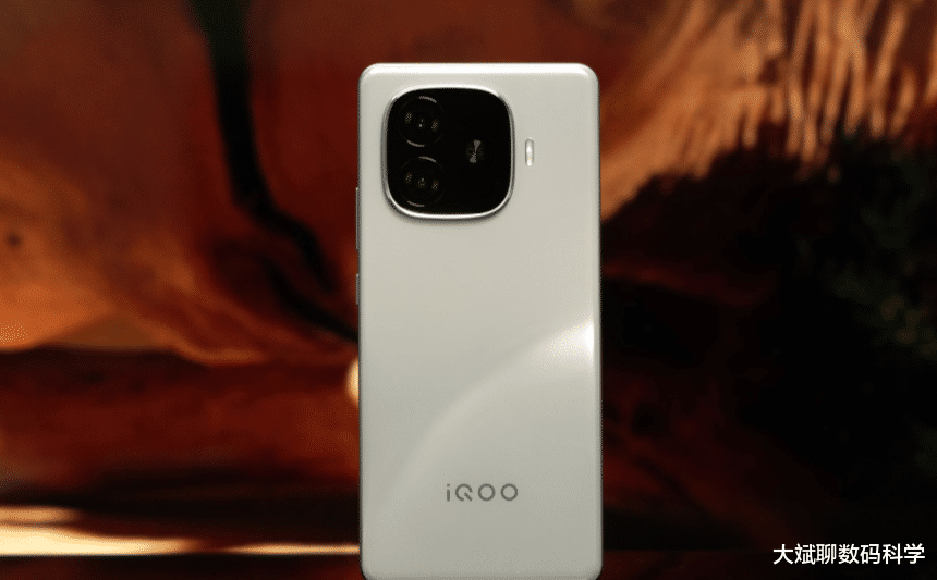 预算1500元,这4款手机送长辈最合适,续航持久、屏幕护眼