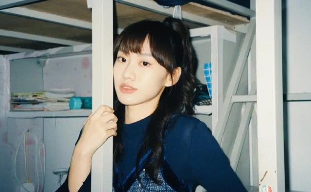 原来闫妮的女儿就是她,23岁就当上女一号,网友调侃:演技差远了