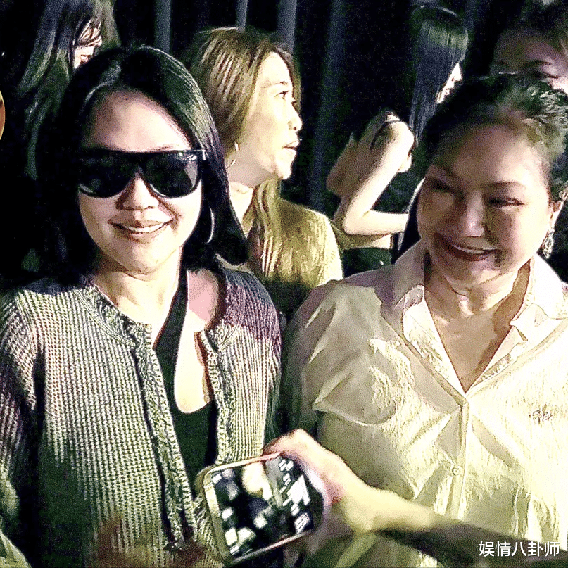 具俊晔演唱会现场曝出!小S性感热舞high翻全场,大S却未现身只送花篮