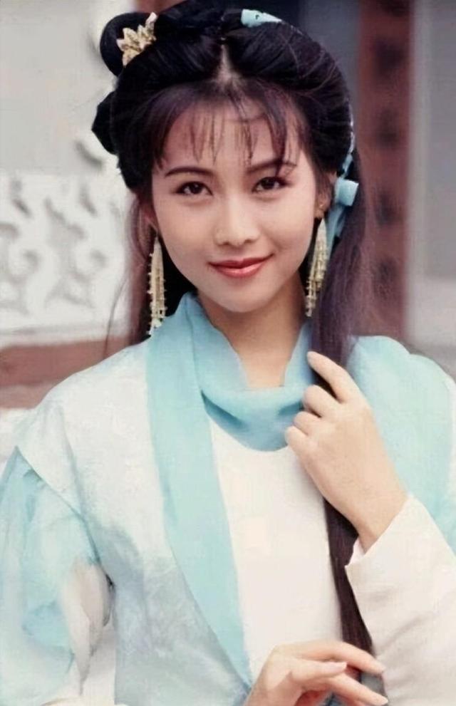 蔡少芬:17岁替母还债跟刘銮雄6年,恋吴奇隆3年,为何下嫁张晋?