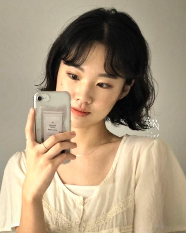 女士短发别乱剪，最时尚还是波波头，百变减龄美美哒