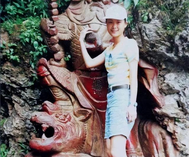 背景成谜、无人敢娶!一场微博之夜,彻底戳穿了李宇春的真正实力