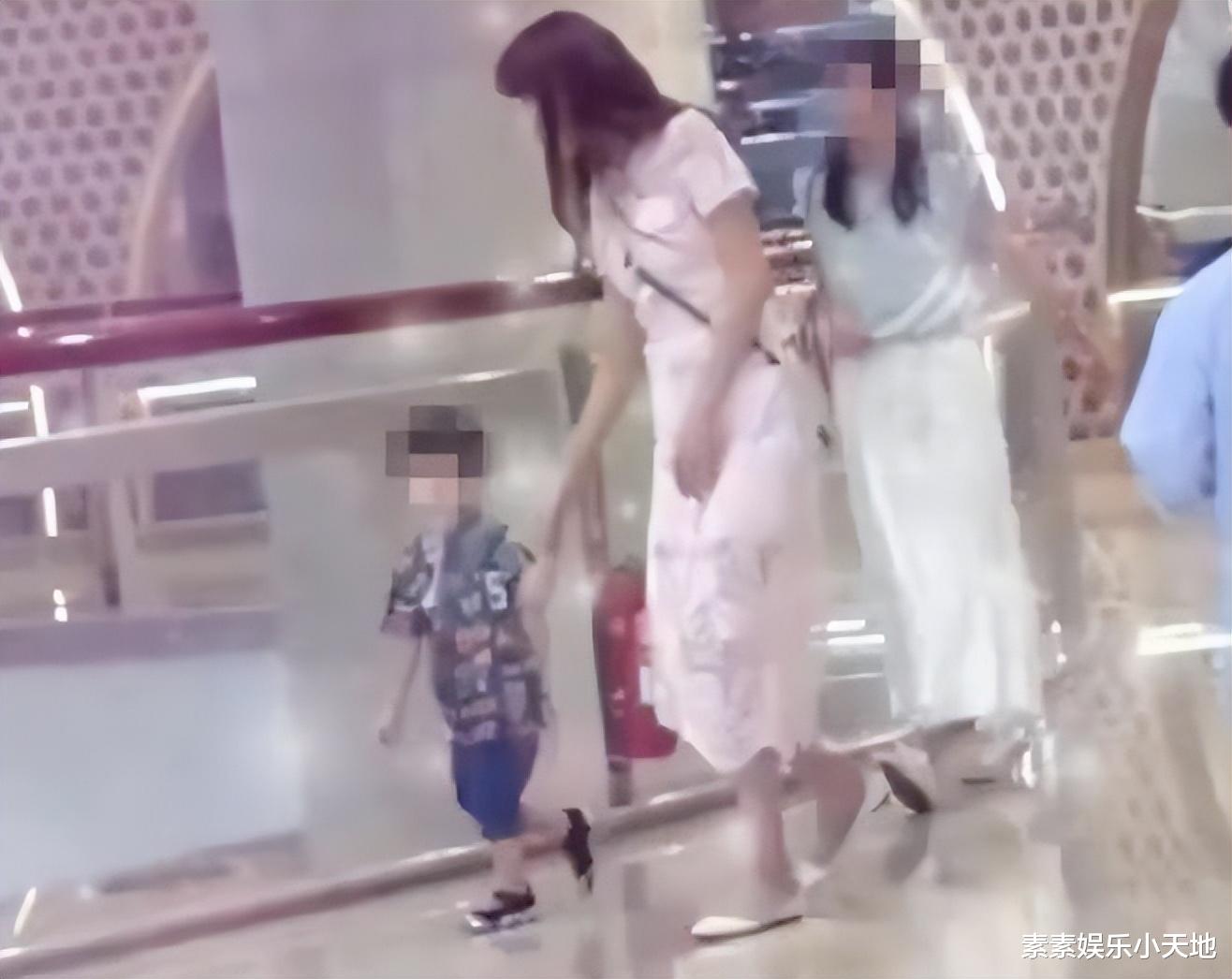 林志玲的日本婆婆露面：帮助照顾2岁孙儿，做奶奶又当保姆