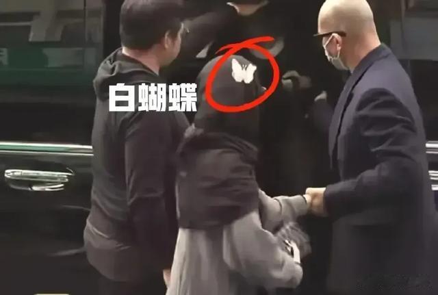 张兰笑死！大S又来送流量！穿前夫买的衣服，牵光头的手