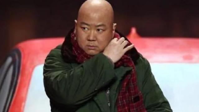 春晚|20次上春晚，58岁还单身无子，因一句话陷入亿元索赔，他还好吗？