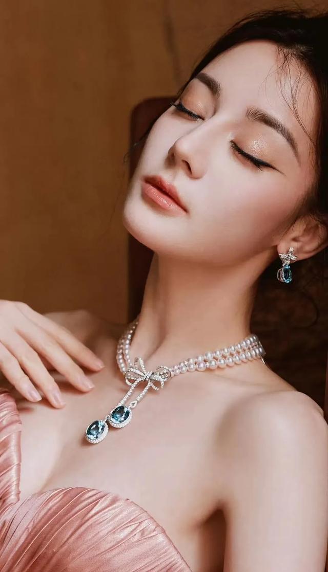 热巴黄景瑜秘婚生子?真相揭晓,评论区炸了!