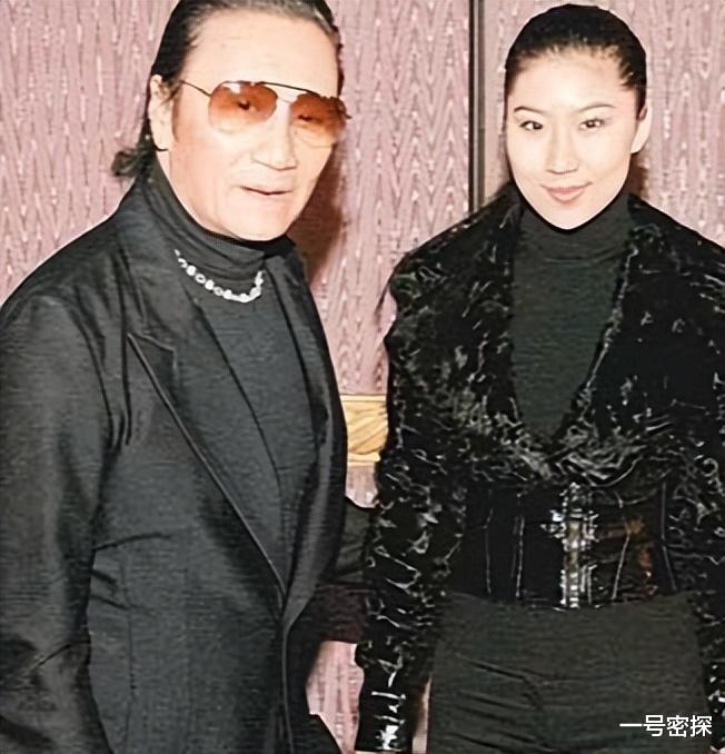 谢贤再传喜讯!宝刀未老让人敬佩,就连亲儿子谢霆锋都自愧不如