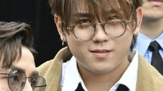 半个香港为姜涛庆生，粉丝应援行为引发社会讨论！