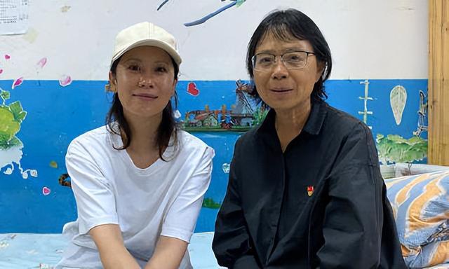 海清演的张桂梅为何被宋佳碾压，看了这张对比图，你就知道了！