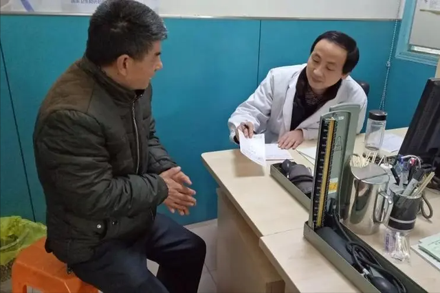 血脂高的人不能吃肉？医生提醒：想要血管健康，这几件事才是关键