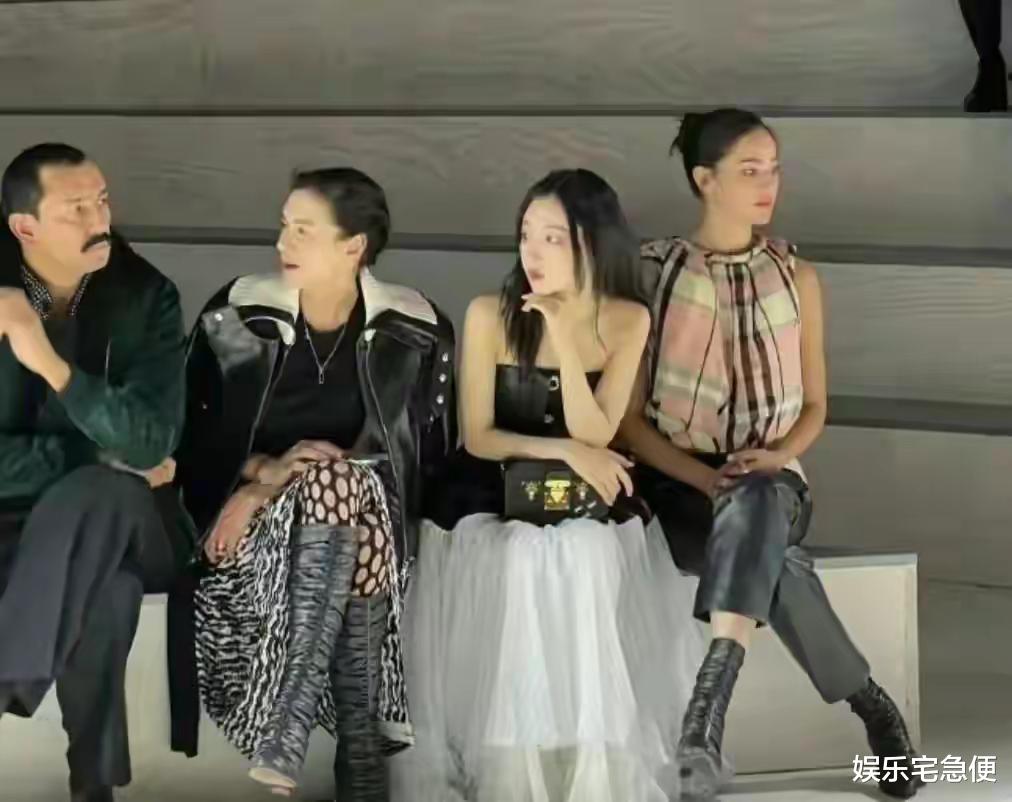 周冬雨耍大牌升级！富婆再发文，另一位VIP客户加入，都说她摆脸