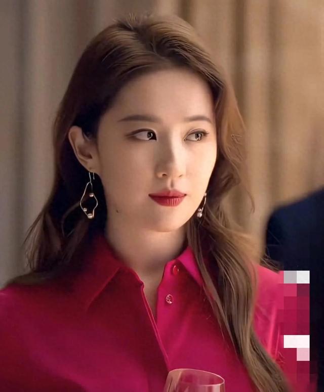 刘亦菲和陈金飞酒店聚餐登上热搜，评论区出现两极分化