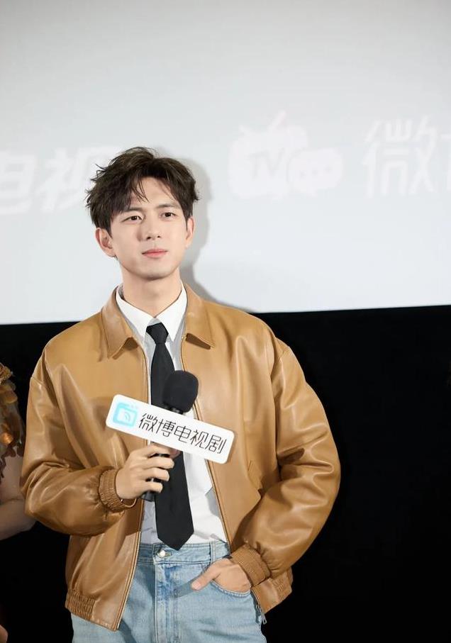 平心而论,内娱真正的绝色美男只有12位,他们酷帅雅痞,清新性感