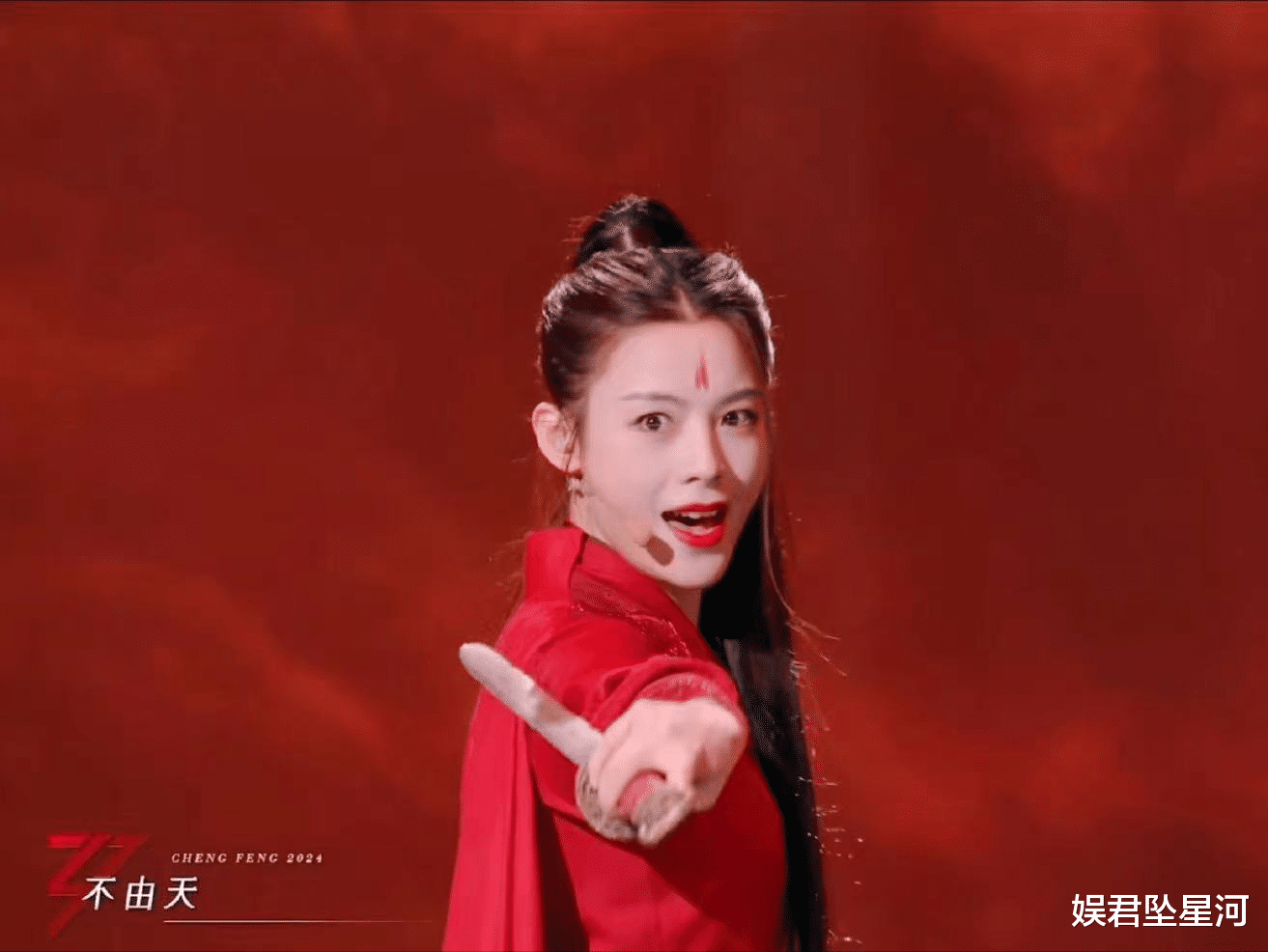 春晚|春晚大放异彩的她，《浪姐5》红衣舞剑杀伤力太强，又迷倒不少女观众