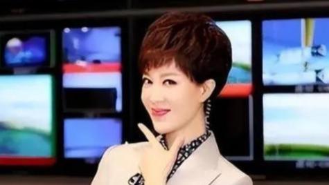 央视主持李文静，坚持丁克多年，如今50岁无儿无女，她后悔了吗？