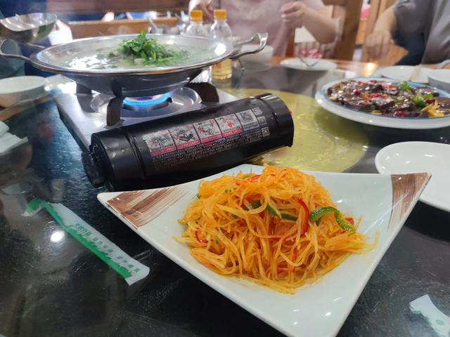你发现没有？60后上饭店点菜，偏爱这5道下酒菜，不贵还考验厨师