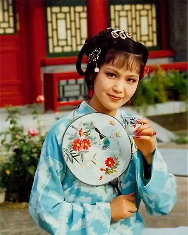 自古“叠名”出美人,这16位名字带叠字的女星,个个貌美如花