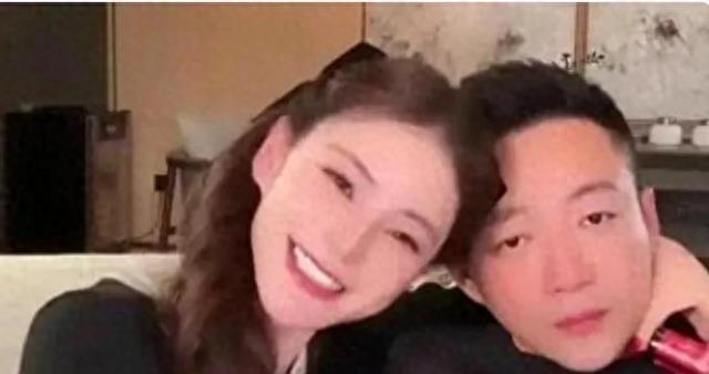 曲线出尔反尔,汪小菲陷入尴尬境地,春节在即,兰姐留德给儿孙!