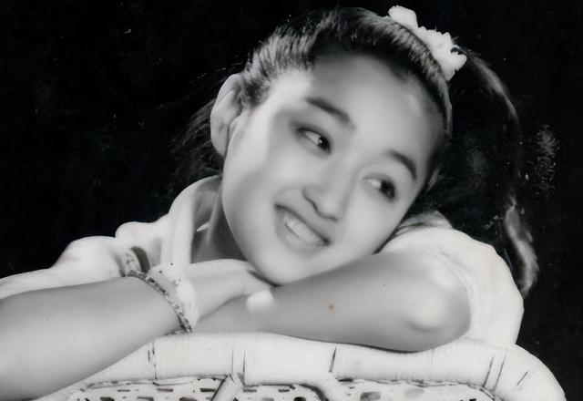 杨钰莹第一次上央视,工作人员被其美貌“吓到了”,她当年有多美