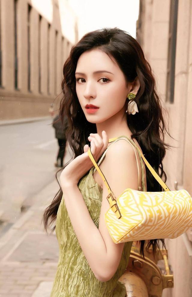 没滤镜真可怕！热巴猪刚鬣，吴谨言嘴歪眼斜，孙俪成“小黄人”