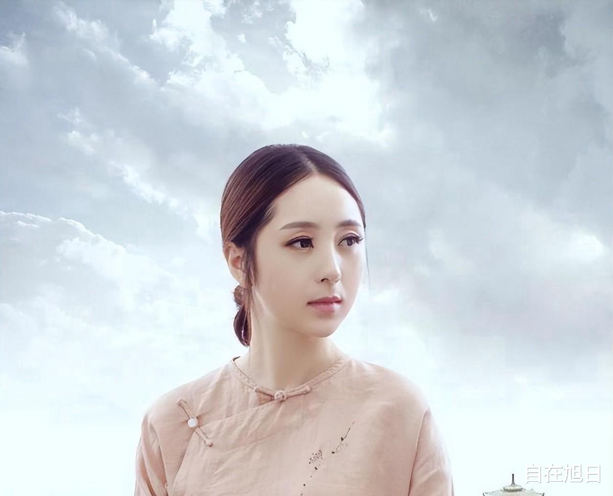 28岁因星光大道一夜爆红,31岁嫁给二婚云飞,如今泯然众人矣