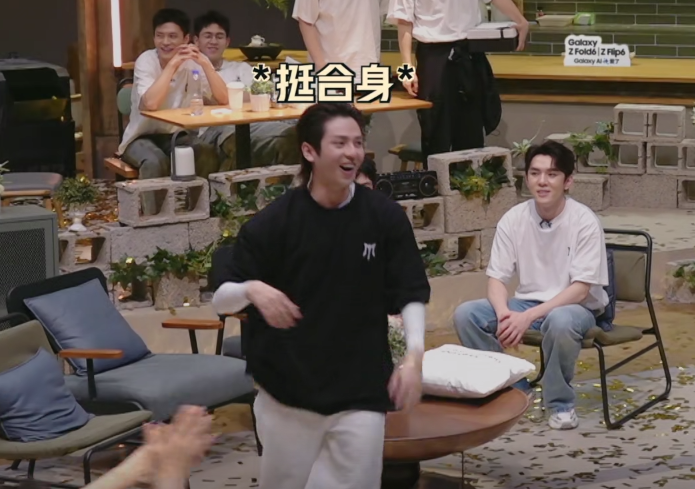 《披哥4》石凯没实力又迷之自信,阿如那反应真实!装都懒得装?