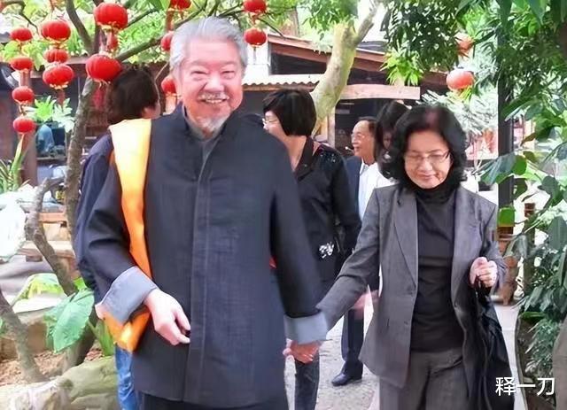 82岁蔡澜已安排后事,高价招聘8人日夜伺候,上亿资产无子女继承