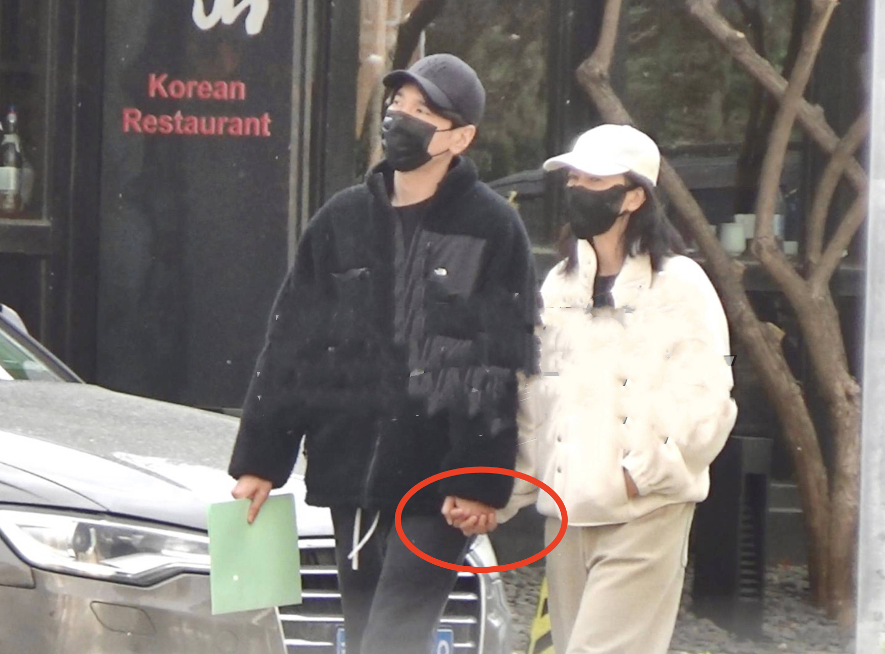 高圆圆赵又廷参加好友婚礼,相视而笑画风超甜,结婚10年却恩爱如初