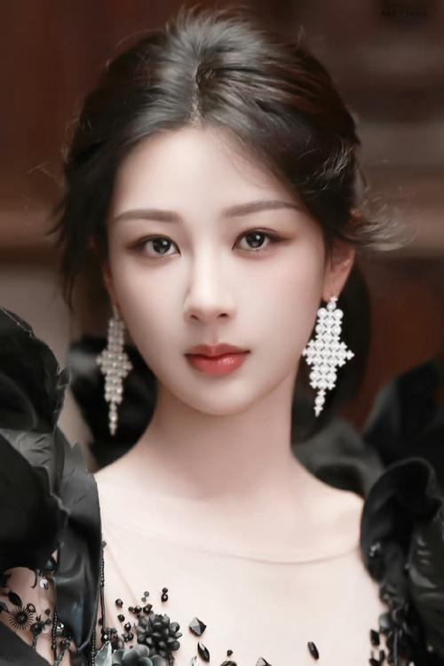 杨紫、胡歌被爆主演《生命树》,网友直言杨紫地位比不上胡歌