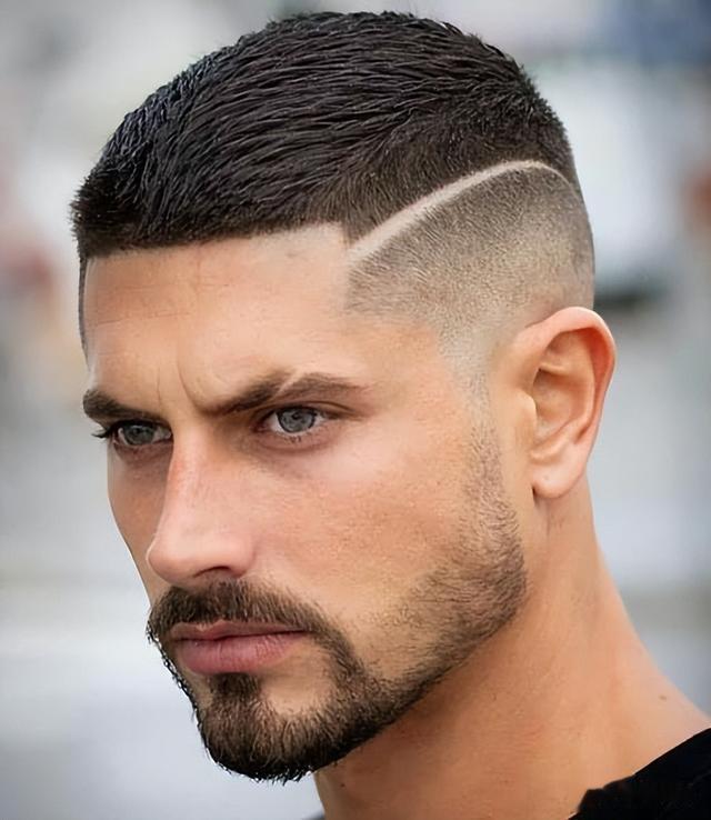 男人过了45岁,想换发型试试这几种,时尚有型很精神