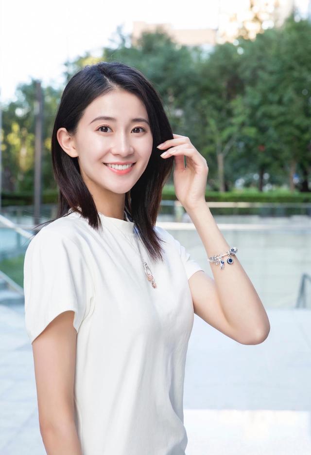 体坛颜值天花板张豆豆，172cm的黄金臀腿比，秒杀内娱女星！