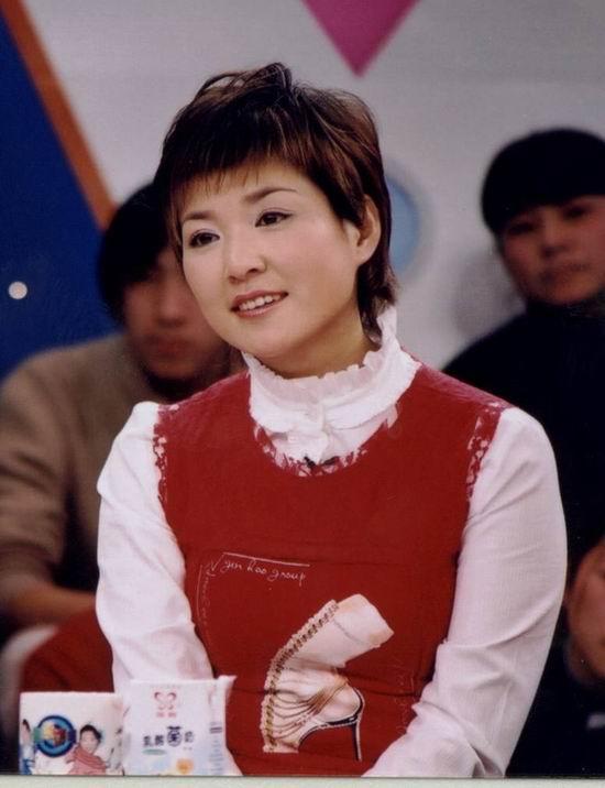 主持人李静:从央视裸辞,转身自己当老板,嫁给史可的前夫不后悔