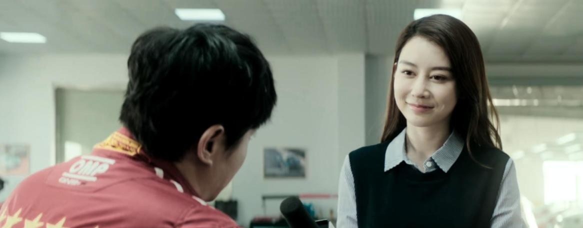 冯绍峰新欢艳压赵丽颖?魔鬼身材嗲音撒娇,恋情曝光后神速回应!