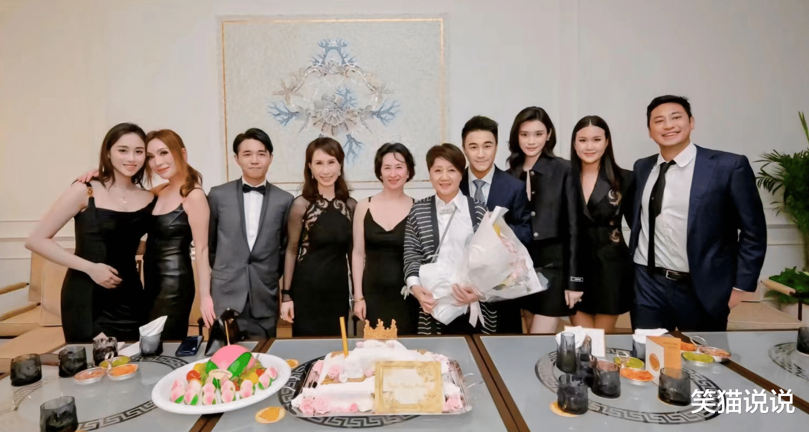 何超琼何超凤为梁安琪庆生，Pansy搂抱寿星很开心，何猷君奚梦瑶庆贺好温馨