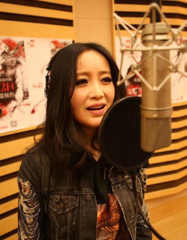 她被恩师捧到春晚4次，后却被欺骗感情，星途尽毁，至今无人敢娶