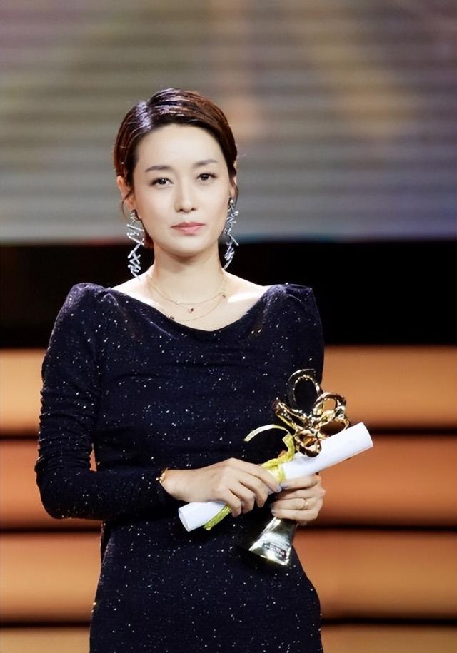 48岁马伊琍官宣喜讯，网友恭喜：离婚五年，终于等到这一天了