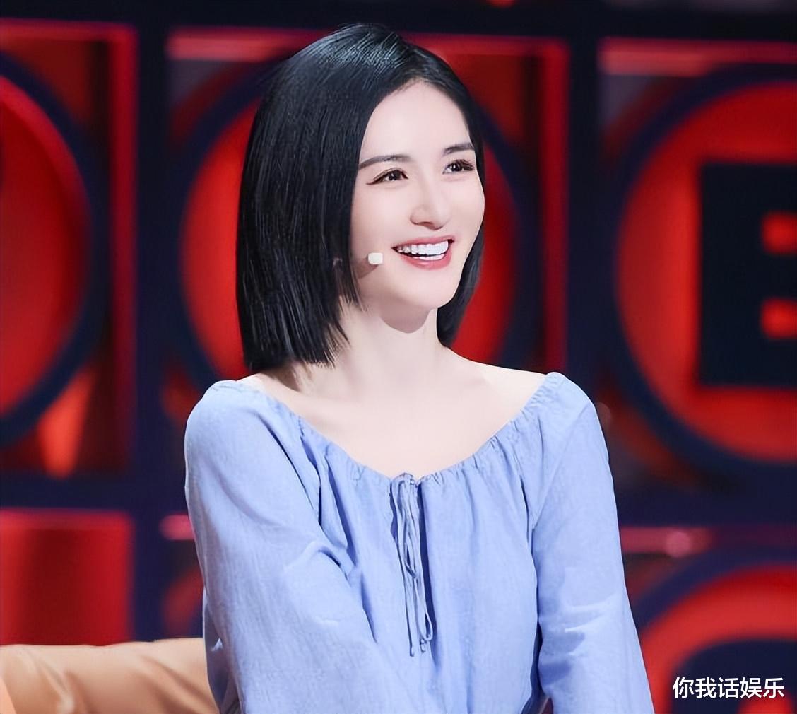 看懂谢娜祝贺何炅赵丽颖拿金鹰奖,才明白游本昌张绍林获奖有多好