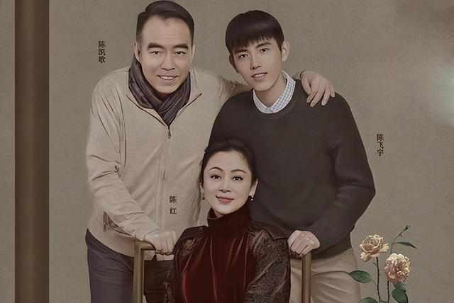 她被称为“大陆第一美人”,两大名导为其着迷,今55岁活的像25岁